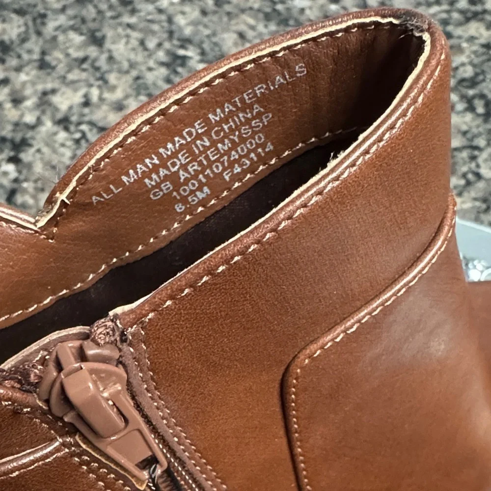 Giani Bernini Rich Brown Ankle Boots NWT 8.5
